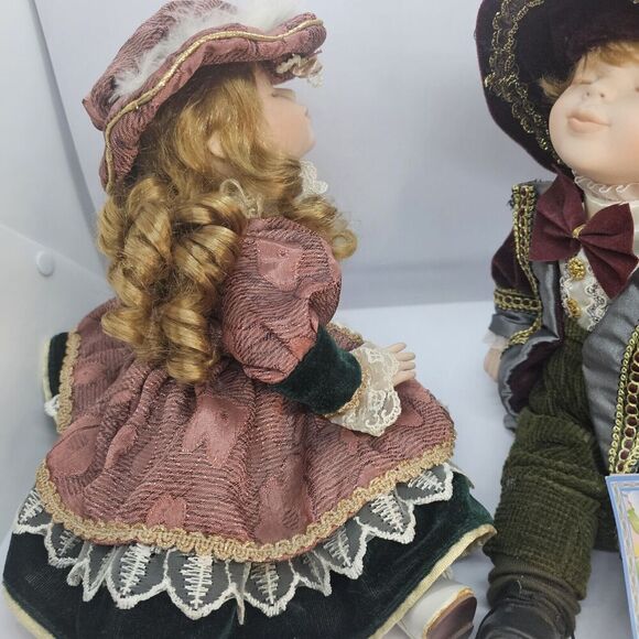 Cathay Collection Porcelain Dolls Kissing Boy And Girl - Picture 5 of 16